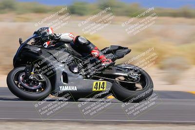 media/Oct-08-2022-SoCal Trackdays (Sat) [[1fc3beec89]]/Turn 16 (125pm)/